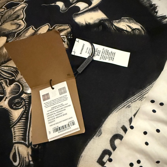 Burberry EKD Print Cashmere Large Square Scarf Brand New - Picture 4 of 10